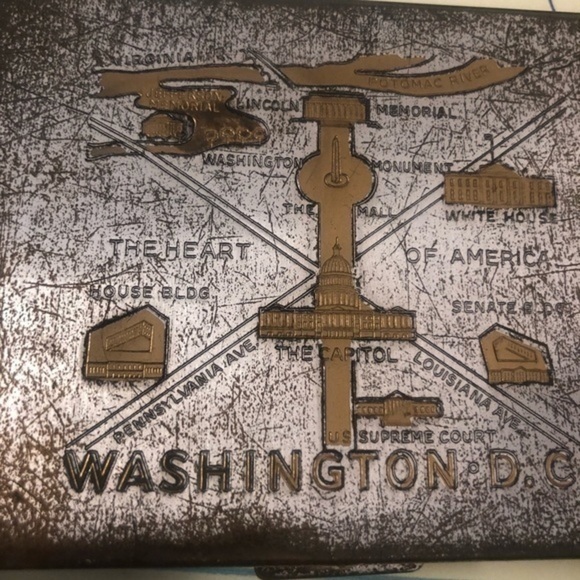 Vintage cigarette case the front is the‎ Washington DC mall the back is plain - Picture 5 of 5